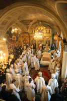 На девятый день после кончины Святейшего Патриарха Алексия в Богоявленском кафедральном соборе совершены Литургия и панихида