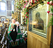 В день празднования в честь Донской иконы Пресвятой Богородицы Святейший Патриарх Кирилл совершил Божественную литургию в Донском монастыре