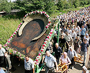 Крестный ход с чудотворной иконой Всемилостивого Спаса прошел в Ярославской епархии