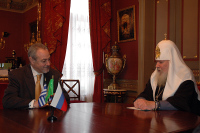 Святейший Патриарх Алексий встретился с послом Греции в РФ
