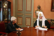 Состоялась встреча Святейшего Патриарха Кирилла c Чрезвычайным и Полномочным Послом Республики Сербия в Российской Федерации Елицей Курьяк