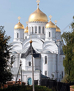Предстоятель Русской Церкви прибыл в Свято-Троицкий Серафимо-Дивеевский женский монастырь