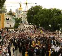 Предстоятель Русской Церкви совершает Божественную литургию в Киево-Печерской Лавре