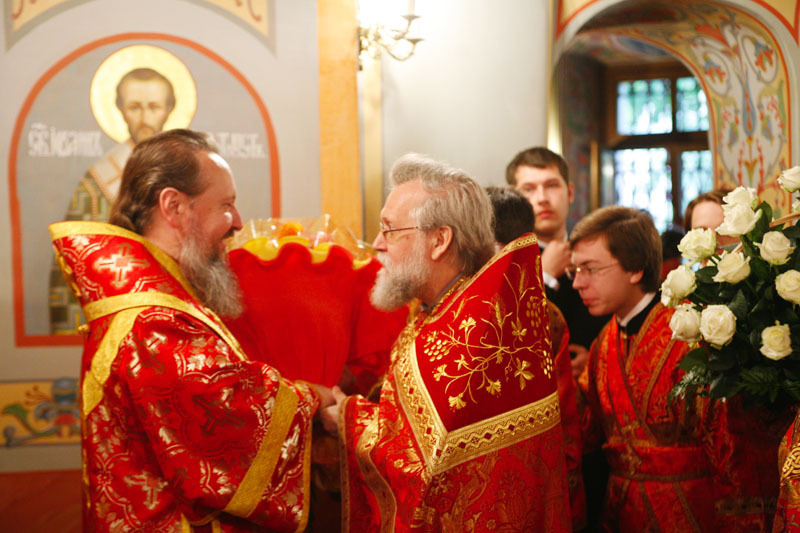 Богослужение в храме пророка Илии в Черкизове в день 55-летия епископа Дмитровского Александра