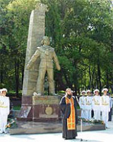 В Донецке состоялось открытие памятника 'Герою-спасателю'