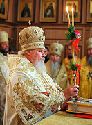 Святейший Патриарх Алексий совершает Божественную литургию в Свято-Духовском кафедральном соборе Минска