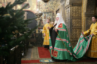 В праздник Собора Пресвятой Богородицы Святейший Патриарх совершил Божественную литургию в Успенском соборе Кремля