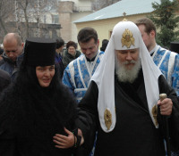 Святейший Патриарх возглавил торжества в Покровском монастыре по случаю 10-летия возрождения обители