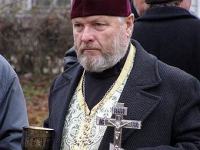 Белорусский суд наказал за 'освящение' креста человека, выдававшего себя за православного священника
