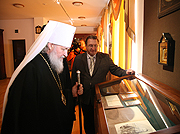Музейные работники передали Патриаршему Местоблюстителю святыни Николо-Угрешского монастыря