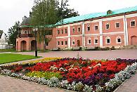 В музее-ризнице Николо-Угрешского монастыря открылась выставка 'Святыни и древности Николо-Угрешского монастыря'