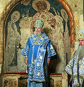 В день празднования Введения во храм Пресвятой Богородицы Святейший Патриарх Алексий совершил Божественную литургию в Успенском соборе Кремля