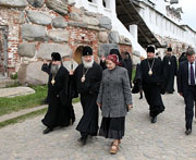 Предстоятель Русской Церкви посетил музей Соловецкого монастыря и Свято-Вознесенский скит на горе Секирной