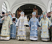 Святейший Патриарх Алексий поздравил митрополита Ювеналия с престольным праздником Новодевичьего монастыря