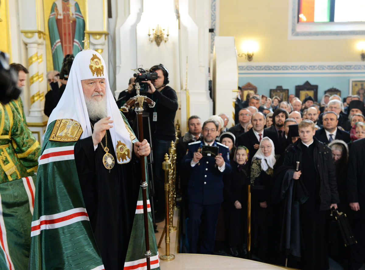 Vizita Patriarhului la Mitropolia de Sanct-Petersburg. Liturghia la catedrala „Acoperământul Maicii Domnului” în or. Gatcina