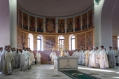 В праздник Рождества Предтечи Господня Иоанна глава Казахстанского митрополичьего округа совершил Литургию в алма-атинском храме в честь Собора Пресвятой Богородицы