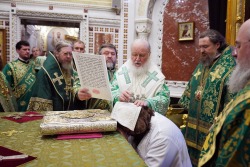 В праздник Входа Господня в Иерусалим Предстоятель Русской Церкви совершил Литургию в Храме Христа Спасителя