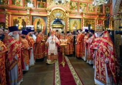 В день Радоницы Предстоятель Русской Церкви совершил Литургию в Архангельском соборе Московского Кремля