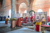 В 30-ю годовщину возрождения Карачевского Николо-Одрина монастыря митрополит Брянский Александр совершил Литургию в Никольском соборе обители