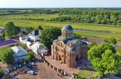 Суд позбавив Українську Православну Церкву права власності на Василівський монастир у Житомирській області