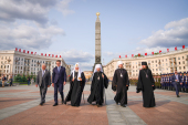 Патриарший визит в Республику Беларусь. Возложение венка к Монументу Победы в Минске