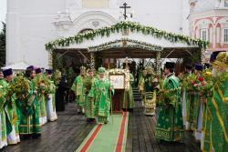 Primate of the Russian Church celebrates Liturgy at the Holy Trinity-St. Sergius Lavra on the Feast of the Holy Trinity
