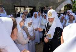 Святейший Патриарх Кирилл встретился с воспитанниками клуба единоборств «Архангел Михаил» при Черняховской епархии и сестрами милосердия Калининградской епархии