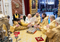 В праздник Владимирской иконы Божией Матери Предстоятель Русской Церкви совершил Литургию в Храме Христа Спасителя и возглавил хиротонию архимандрита Амвросия (Марченко) во епископа Грозненского и Сунженского