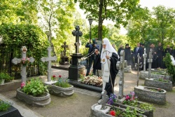 Патриарший визит в Санкт-Петербургскую митрополию. Посещение Александро-Невской лавры и Большеохтинского кладбища