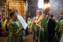 Предстоятель Руської Церкви звершив малу вечірню з читанням акафіста преподобному Сергію Радонезькому в Троїце-Сергієвій лаврі