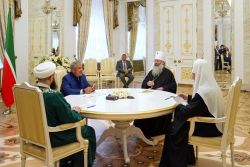 Состоялась встреча Святейшего Патриарха Кирилла с главой (раисом) Республики Татарстан Р.Н. Миннихановым