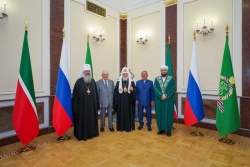Состоялась встреча Святейшего Патриарха Кирилла с главой (раисом) Республики Татарстан Р.Н. Миннихановым