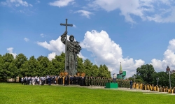 У День Хрещення Русі Предстоятель Руської Церкви звершив урочистий молебень біля пам'ятника рівноапостольному князеві Володимиру на Боровицькій площі у Москві