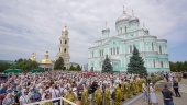 В день памяти преподобного Серафима Саровского в Свято-Троицком Серафимо-Дивеевском монастыре совершена праздничная Литургия