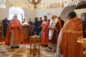 В день памяти великомученика и целителя Пантелеимона председатель Синодального отдела по монастырям и монашеству возглавил Литургию на Афонском подворье в Москве