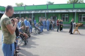 В нижегородском госпитале Министерства обороны России для участников СВО совершен молебен под открытым небом