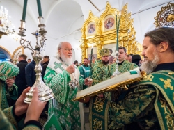 Святейший Патриарх Кирилл совершил утреню всенощного бдения в Троицком соборе Соловецкого монастыря