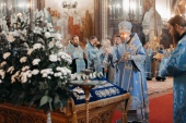 Митрополит Воскресенский Григорий совершил утреню с чином погребения Пресвятой Богородицы в Храме Христа Спасителя в Москве