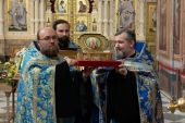 Верующие Приморской митрополии поклонились мощам святителя Тихона, Патриарха Московского и всея России