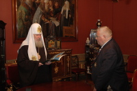 Святейший Патриарх Алексий наградил академика А.И. Потапова орденом преподобного Сергия Радонежского II степени